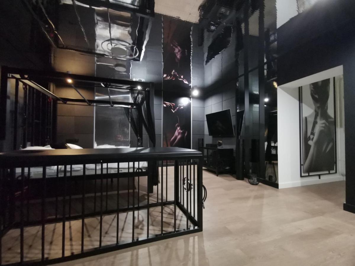 Bdsm Apartament Czestochowa Luxxx - Adults Only - Tylko Dla Doroslych ภายนอก รูปภาพ